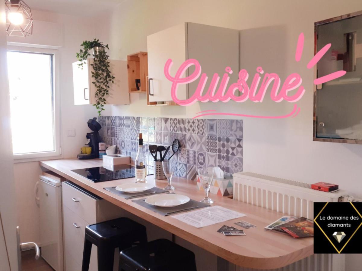 Fraisier, Hotel Artres - Valenciennes Querenaing Buitenkant foto